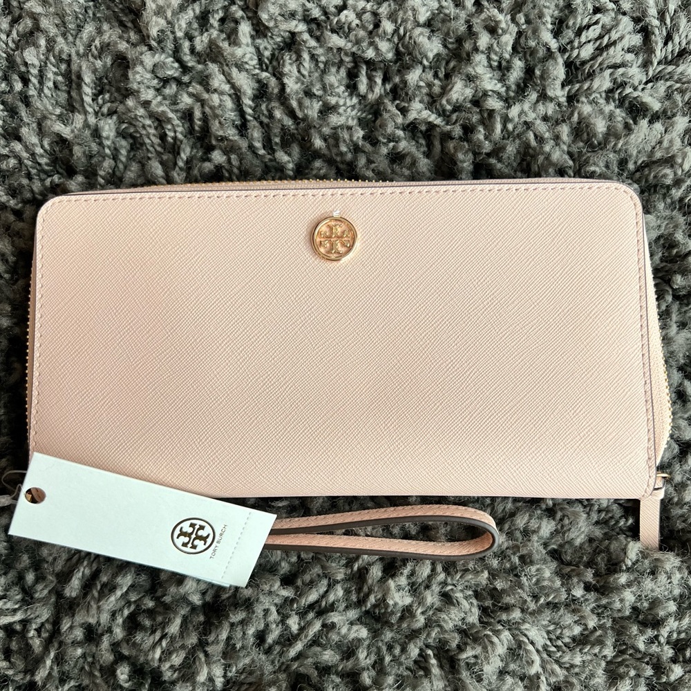 Tory Burch Robinson Passport Continental Wallet